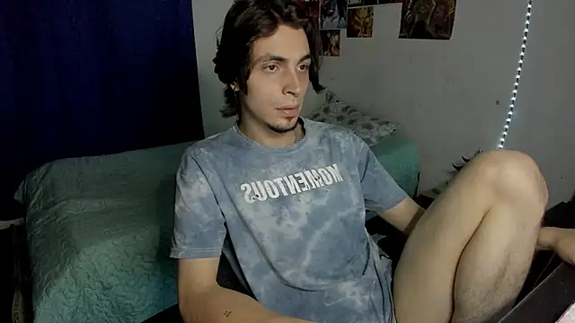 Snapshot of golden_ryyan chatting on 7, 5, 2026 golden ryyan online show from 7, 5, 2026