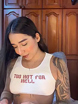 KaditaNavarro online show from 8, 4, 2026