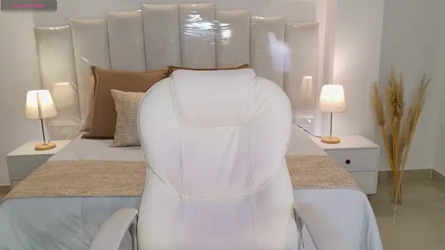 Viictoria jones online show from 21, 4, 2026