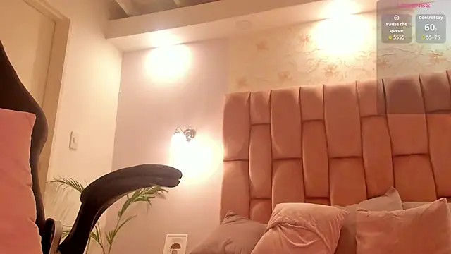 Snapshot of aishathornee chatting on 18, 1, 2026 aishathornee online show from 18, 1, 2026