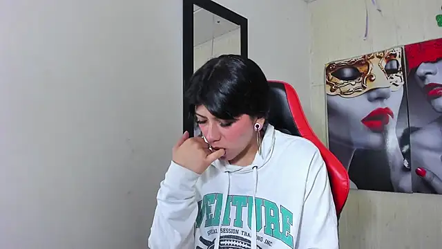 Raven Rouge  online show from 20, 9, 2025