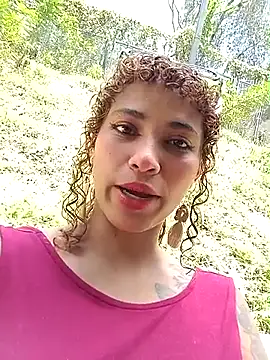 Vikyvoyeur online show from 2, 10, 2025