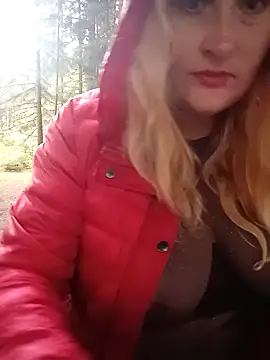 Snapshot of XHelenaX90 chatting on 17, 10, 2025 XHelenaX90 online show from 17, 10, 2025