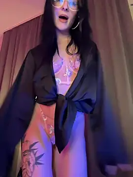 bigJuicyPussy online show from 14, 1, 2026