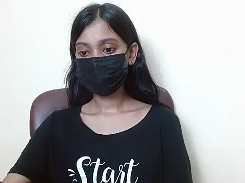 smallcuute online show from 8, 9, 2025