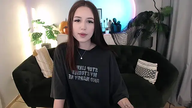 Snapshot of BlackEyesGirl chatting on 29, 10, 2025 BlackEyesGirl online show from 29, 10, 2025