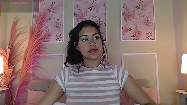 CurlyDani online show from 9, 9, 2025