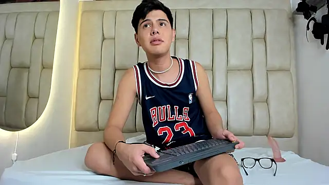 Felipe Cold online show from 8, 10, 2025