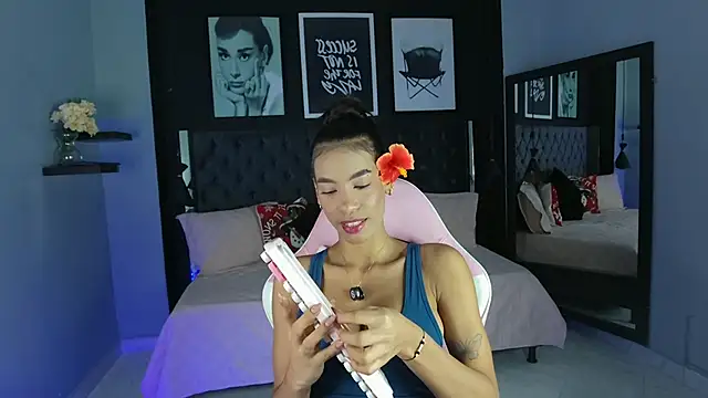 kitty collins  online show from 23, 11, 2025