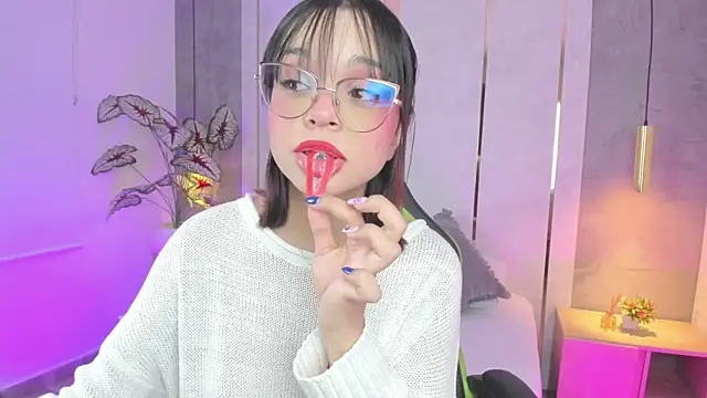 Snapshot of Clara_Luu chatting on 22, 5, 2026 Clara Luu online show from 22, 5, 2026
