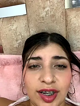 Snapshot of Isaa-Sweet chatting on 11, 9, 2025 Isaa-Sweet online show from 11, 9, 2025