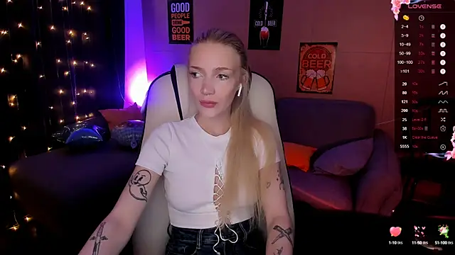 AnyaTaylor  online show from 30, 9, 2025