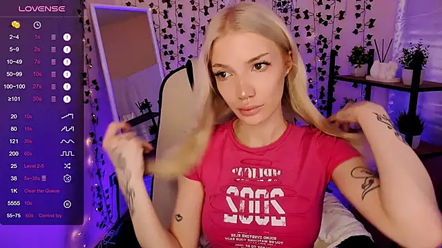 AnyaTaylor  online show from 28, 4, 2026