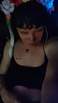 Snapshot of Tselka chatting on 25, 10, 2025 Tselka online show from 25, 10, 2025