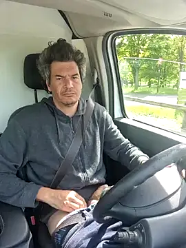 twitshe online show from 20, 4, 2026