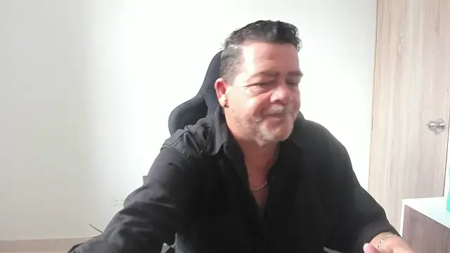 Snapshot of massimo_dannger chatting on 21, 10, 2025 massimo dannger online show from 21, 10, 2025