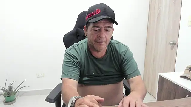 Snapshot of massimo_dannger chatting on 2, 11, 2025 massimo dannger online show from 2, 11, 2025