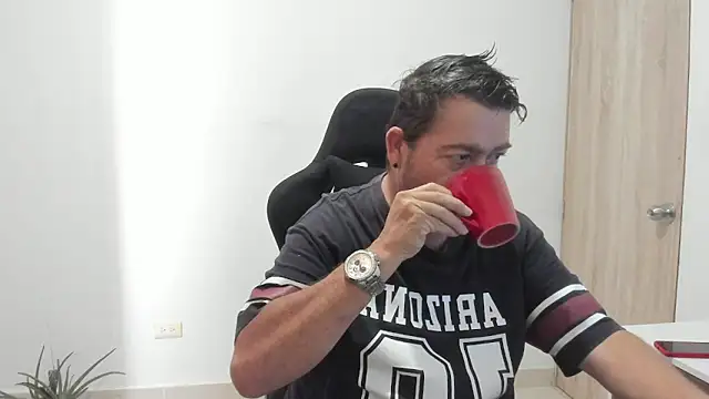 Snapshot of massimo_dannger chatting on 6, 11, 2025 massimo dannger online show from 6, 11, 2025