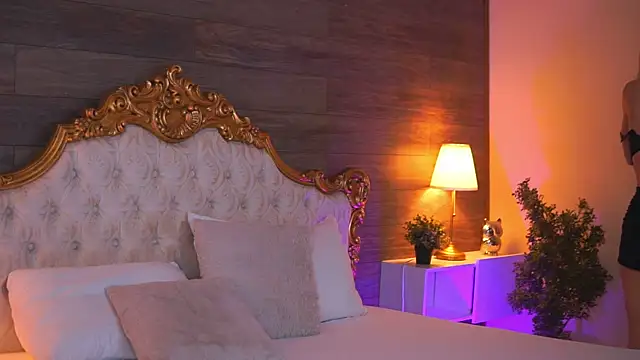 EllieRedd online show from 18, 11, 2025