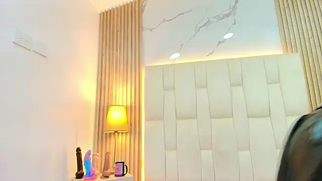 CharlotteSchmidtt online show from 24, 4, 2026