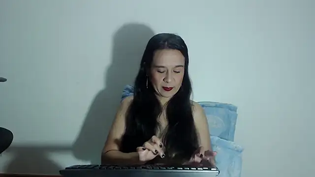 Aileendarkhot online show from 25, 2, 2026