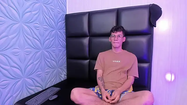 LittleMax23 online show from 2, 10, 2025