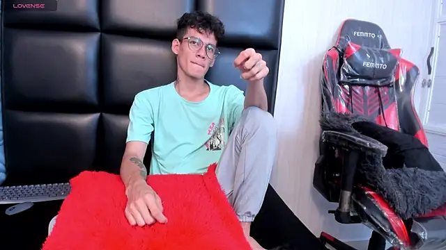 LittleMax23 online show from 9, 11, 2025