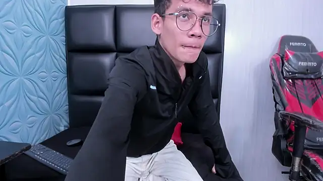 LittleMax23 online show from 30, 11, 2025