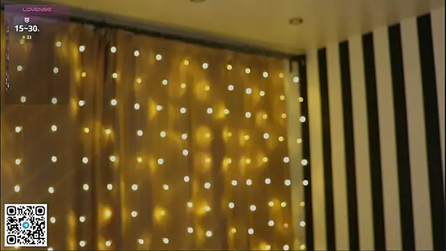 LorinaMaffitt online show from 2, 12, 2025