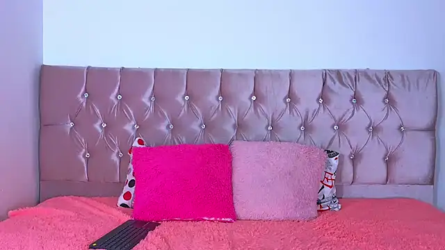 Snapshot of Electra__moon chatting on 17, 9, 2025 Electra moon online show from 17, 9, 2025