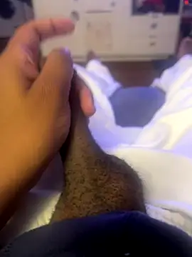 Snapshot of shaker75019paris chatting on 14, 9, 2025 shaker75019paris online show from 14, 9, 2025