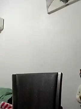 LUISSLEONN0958 online show from 20, 11, 2025