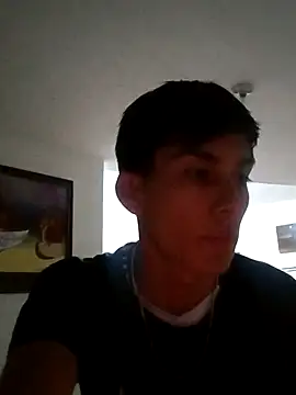 LUISSLEONN0958 online show from 23, 11, 2025