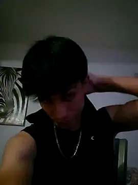 LUISSLEONN0958 online show from 25, 11, 2025