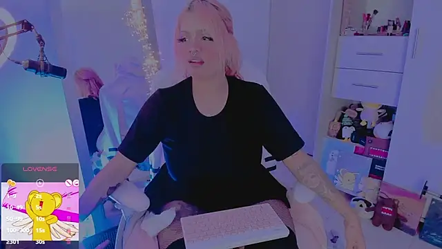 Snapshot of amywilld chatting on 16, 3, 2026 amywilld online show from 16, 3, 2026