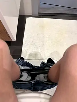 Snapshot of myPriority01 chatting on 24, 9, 2025 myPriority01 online show from 24, 9, 2025