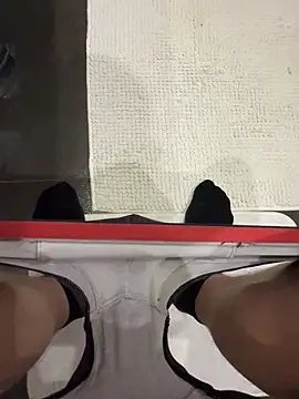 Snapshot of myPriority01 chatting on 28, 9, 2025 myPriority01 online show from 28, 9, 2025