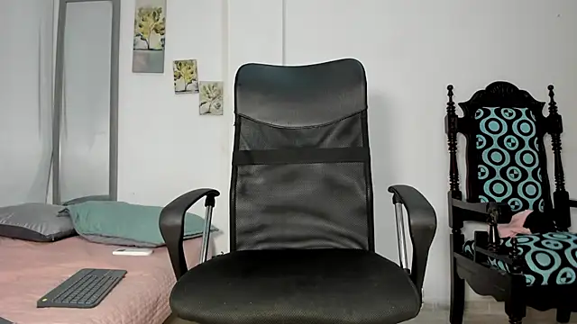 tyler twink boy online show from 26, 4, 2026