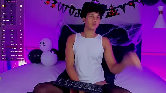 Leo Savage  online show from 18, 10, 2025