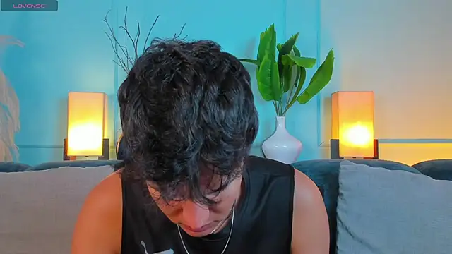 Leo Savage  online show from 7, 4, 2026