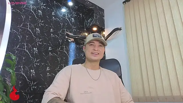 Snapshot of Alexander_ferre chatting on 15, 5, 2026 Alexander ferre online show from 15, 5, 2026