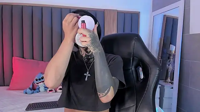 misstomie  online show from 28, 11, 2025