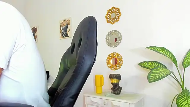  Tarekk  online show from 24, 9, 2025