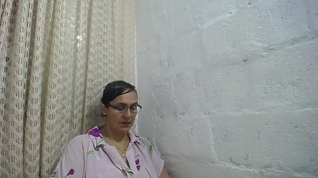 gabbyparker  online show from 25, 4, 2026