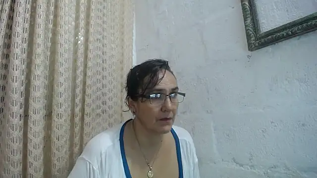 Snapshot of gabbyparker_ chatting on 12, 6, 2026 gabbyparker online show from 12, 6, 2026
