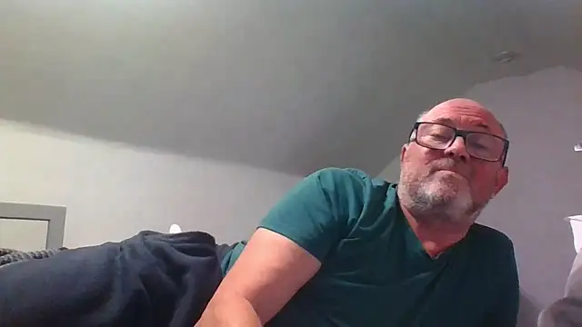 Snapshot of naughtygrandad1 chatting on 6, 1, 2026 naughtygrandad1 online show from 6, 1, 2026