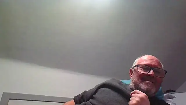Snapshot of naughtygrandad1 chatting on 15, 1, 2026 naughtygrandad1 online show from 15, 1, 2026
