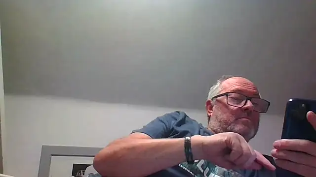 Snapshot of naughtygrandad1 chatting on 9, 2, 2026 naughtygrandad1 online show from 9, 2, 2026