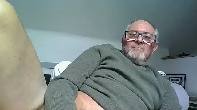 Snapshot of naughtygrandad1 chatting on 24, 2, 2026 naughtygrandad1 online show from 24, 2, 2026