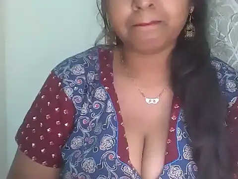 Snapshot of its_me_Rashmi chatting on 1, 3, 2026 its me Rashmi online show from 1, 3, 2026
